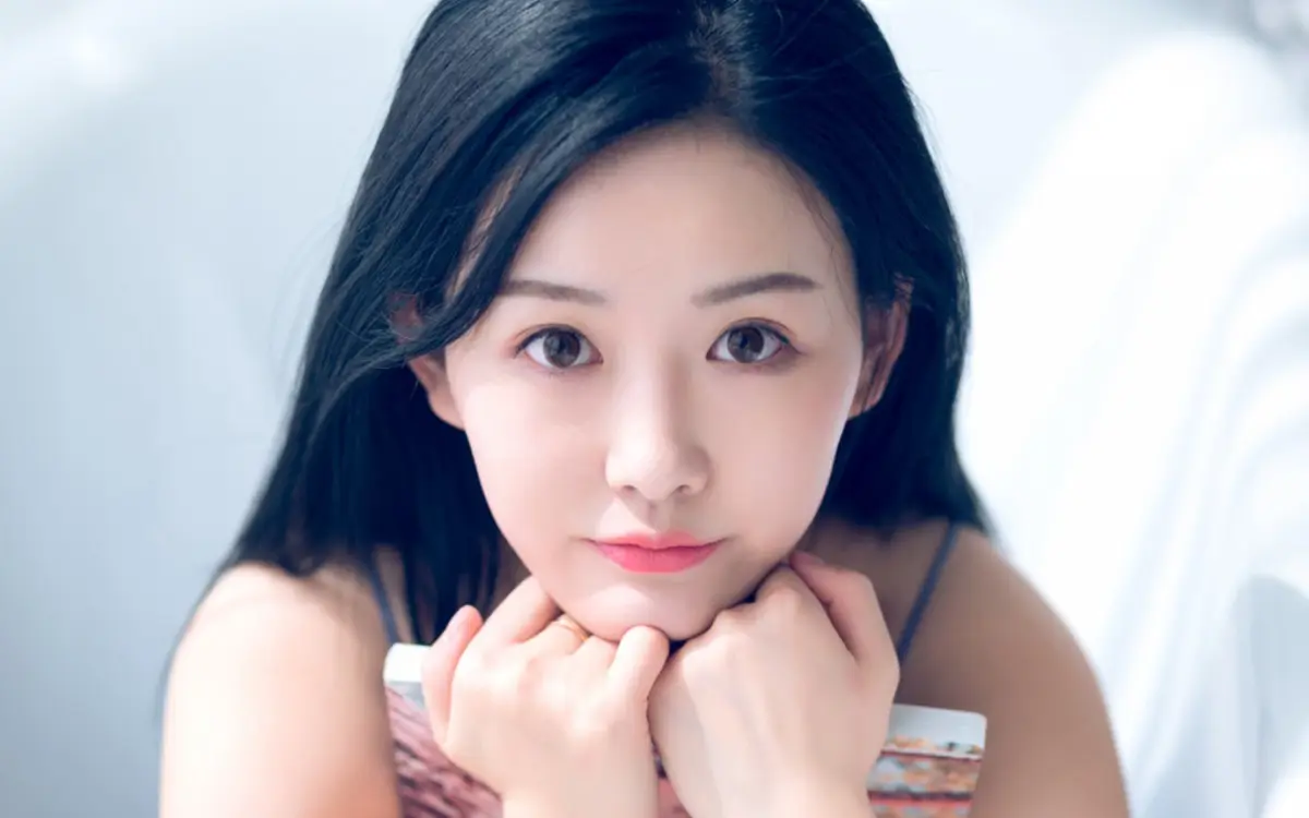 博尔塔拉哈尔滨私人伴游燕子